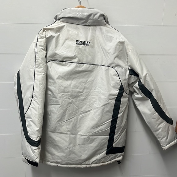 Mens Large winter jacket - Picture 3 of 3